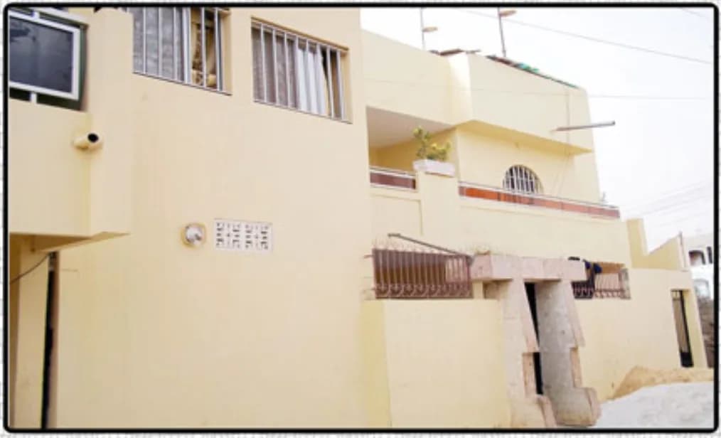 Villa de 200 m²  à Ouakam ( derrière le marché )